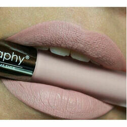 bodyography-lip-lava-stark-ilgnoturiga-skidra-lupu-krasa-2-4ml